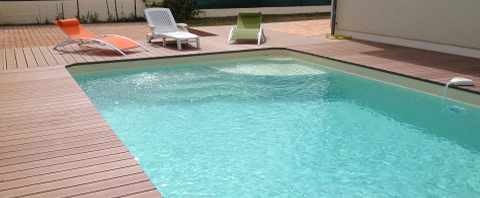 terrasse piscine sur sable